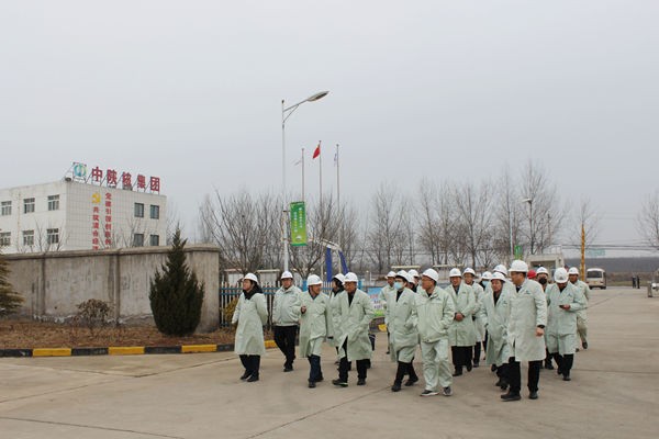 中國(guó)石油和化學(xué)聯(lián)合會(huì)會(huì)長(zhǎng)李壽生一行來華浩軒調(diào)研指導(dǎo)工作