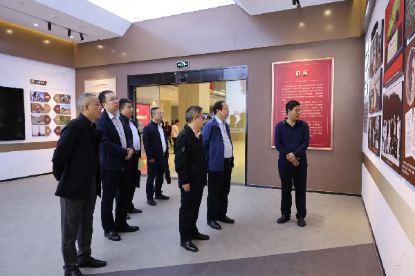 中陜核集團(tuán)黨委書記、董事長(zhǎng)朱華平一行到湖南省地質(zhì)院、長(zhǎng)沙...